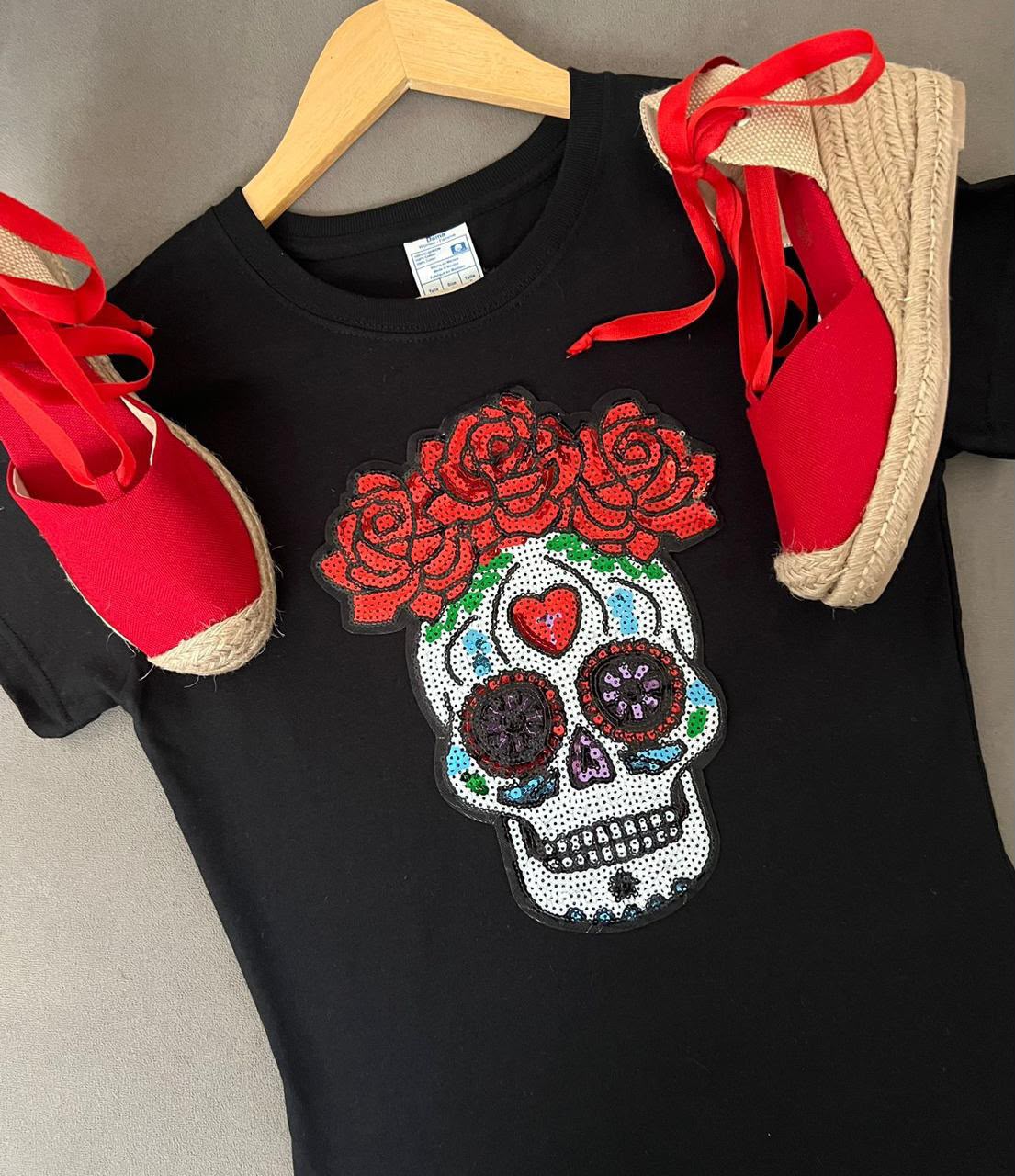 Calavera Flores Rojas